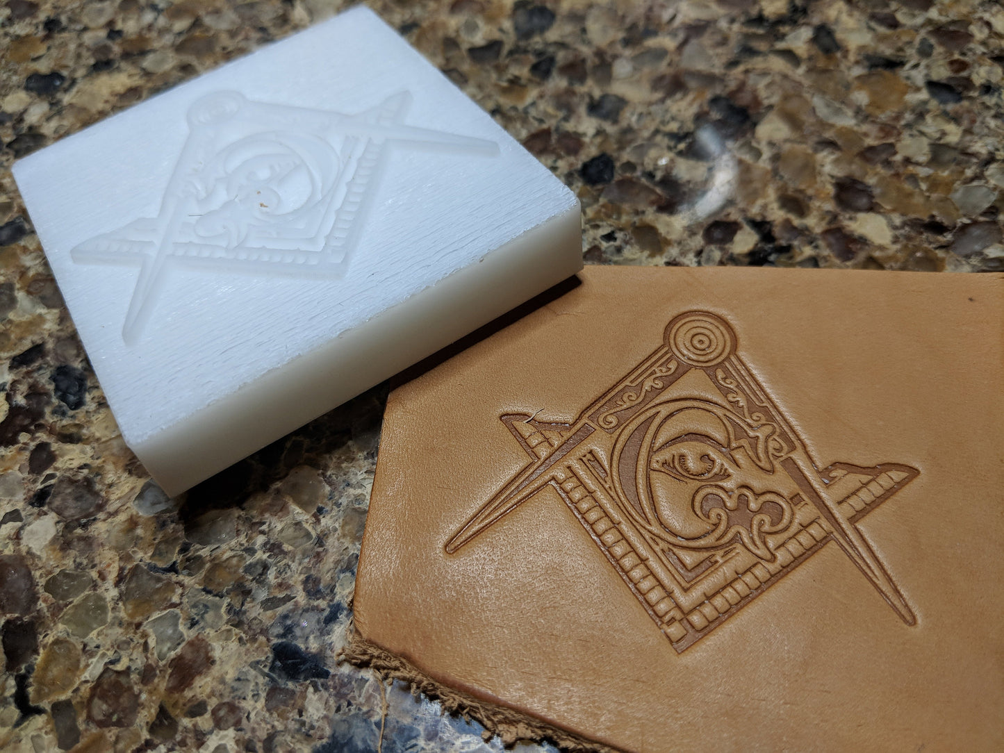 Masons Square & Compass Stylized 'G'